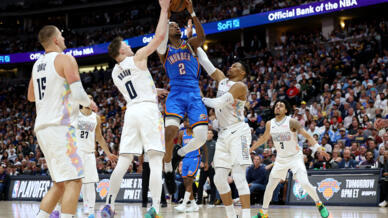 Shai Gilgeous-Alexander of the Oklahoma City Thunder (blue) won the NBA's MVP award